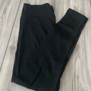 90 Degree Black Leggings and a crop top